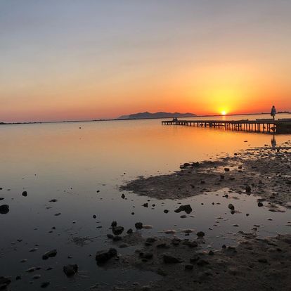 Tramonto dorato sulle rive dello Stagnone