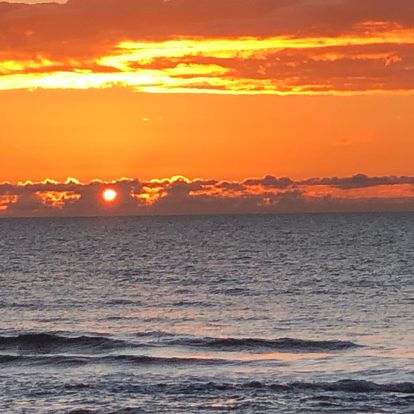 Alba infuocata sul mare di Marsala