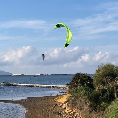 Kite verde in azione sullo Stagnone