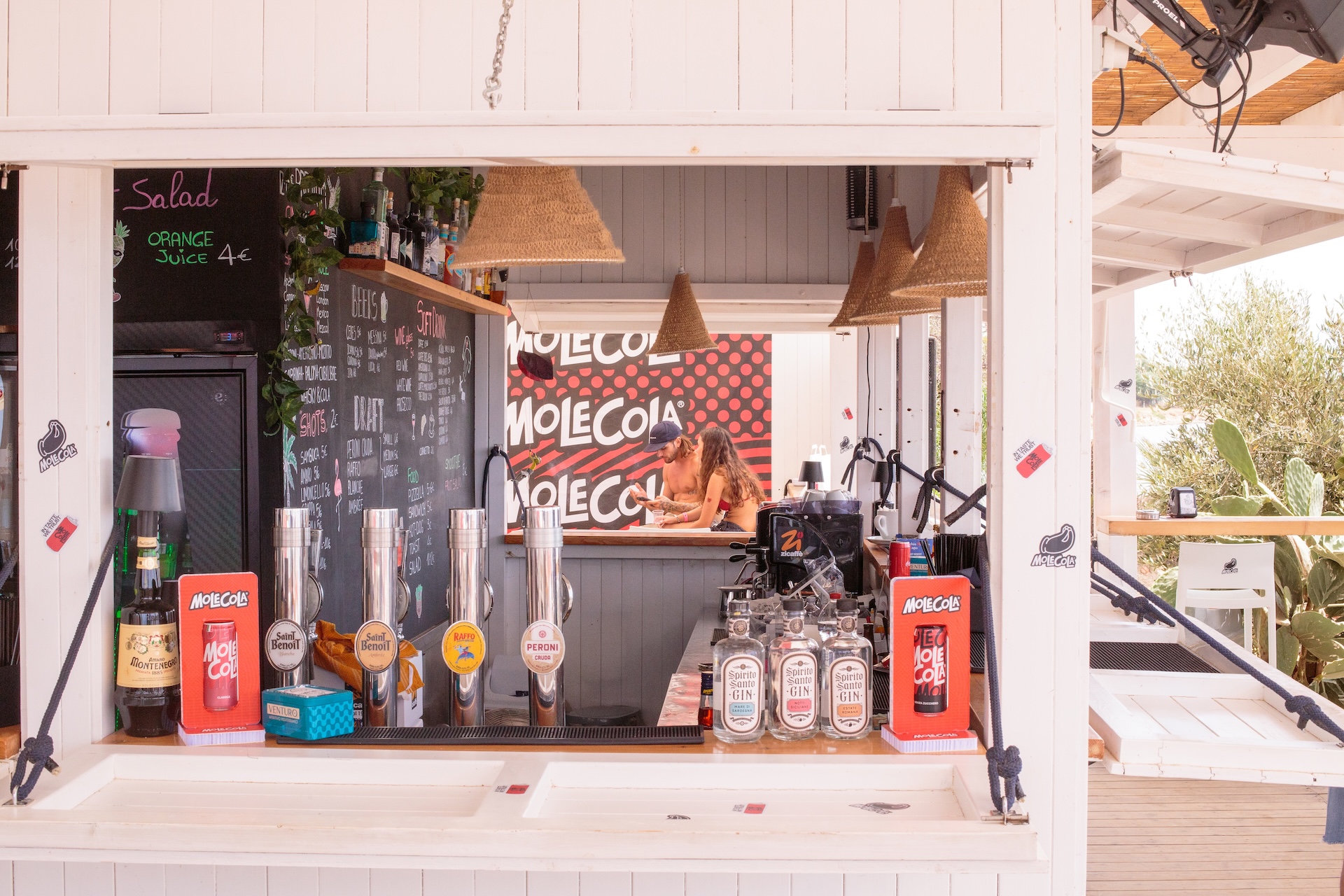 Il bar MoleCola del village — edizione 2026