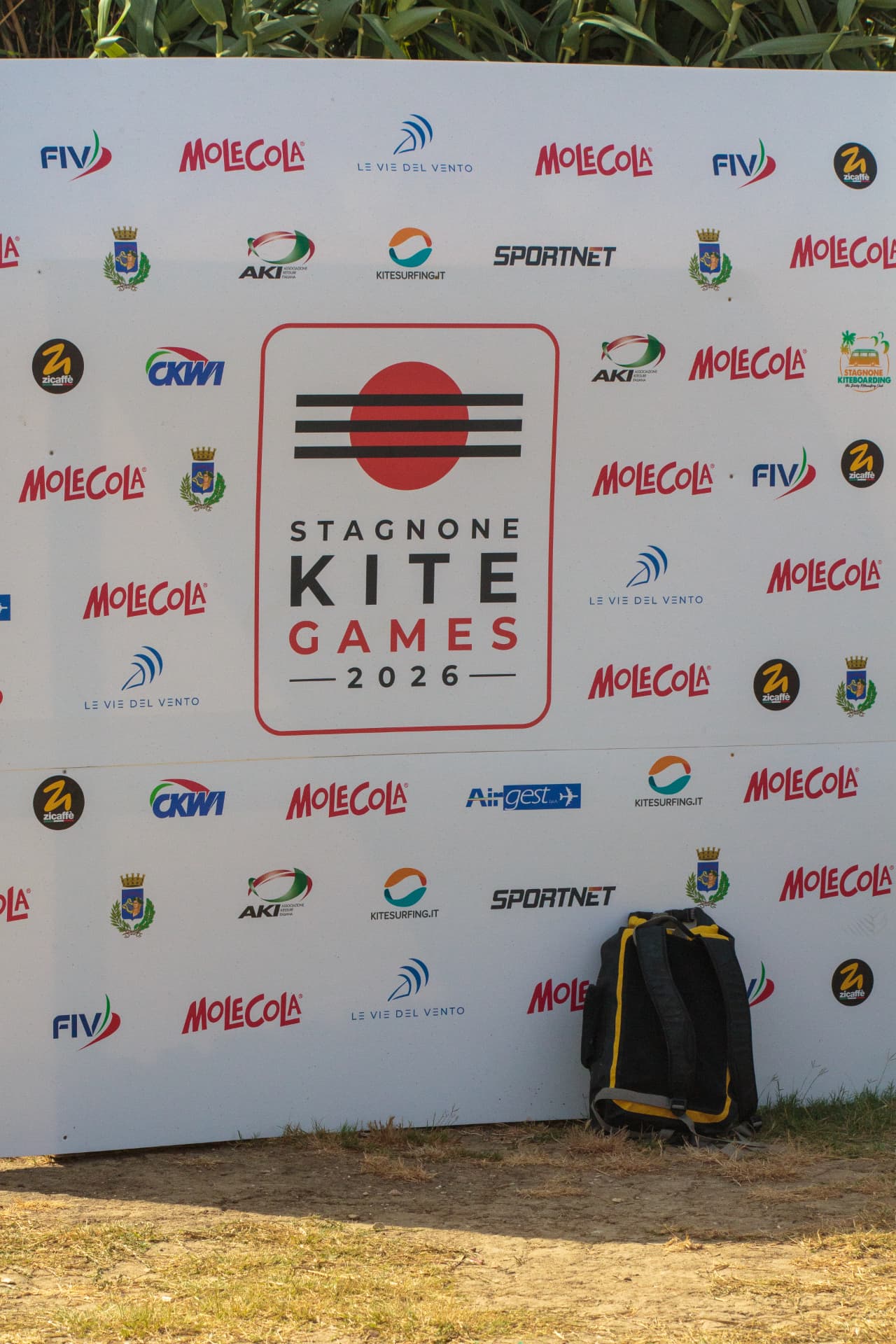 Photo wall degli sponsor Stagnone Kite Games 2026